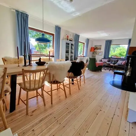 Appartement Det Gamle Garnbinderi, Ved Mons Bedste Strand. Borre