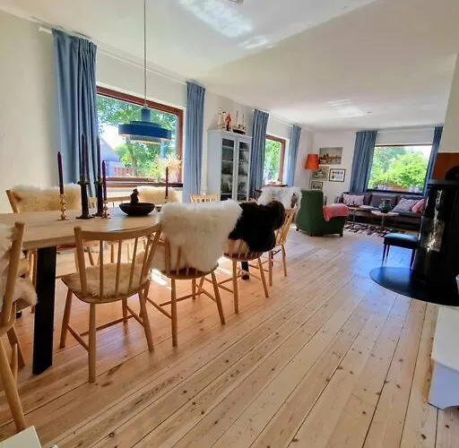 Appartement Det Gamle Garnbinderi, Ved Mons Bedste Strand. Borre