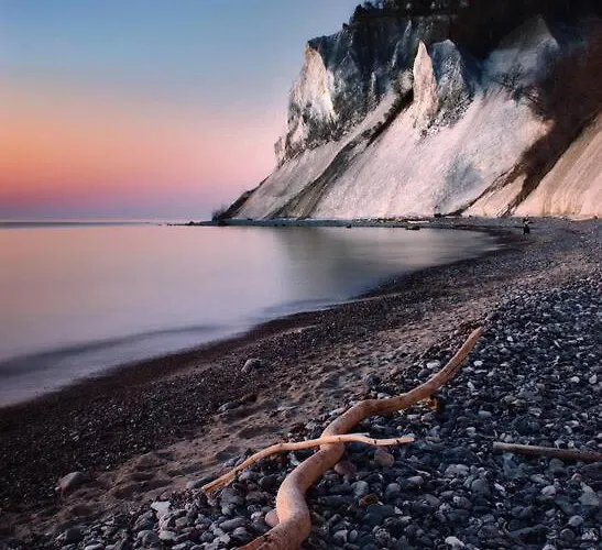 Det Gamle Garnbinderi, Ved Mons Bedste Strand. Borre